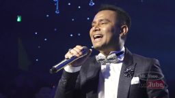 lirik lagu beautiful in white dan artinya