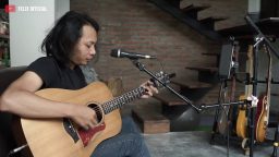 lirik lagu dear god dan artinya