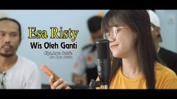 lirik lagu wes oleh ganti esa risty